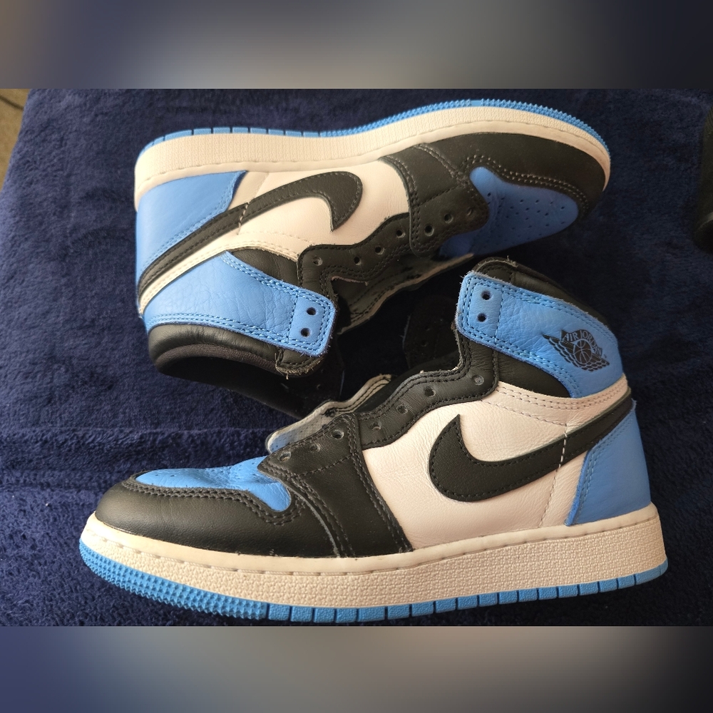 Jordan 1 Retro High OG UNC Toe (GS) Size 4.5/ 5